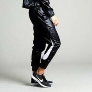Nike Jogger Wet Look Swish Pant